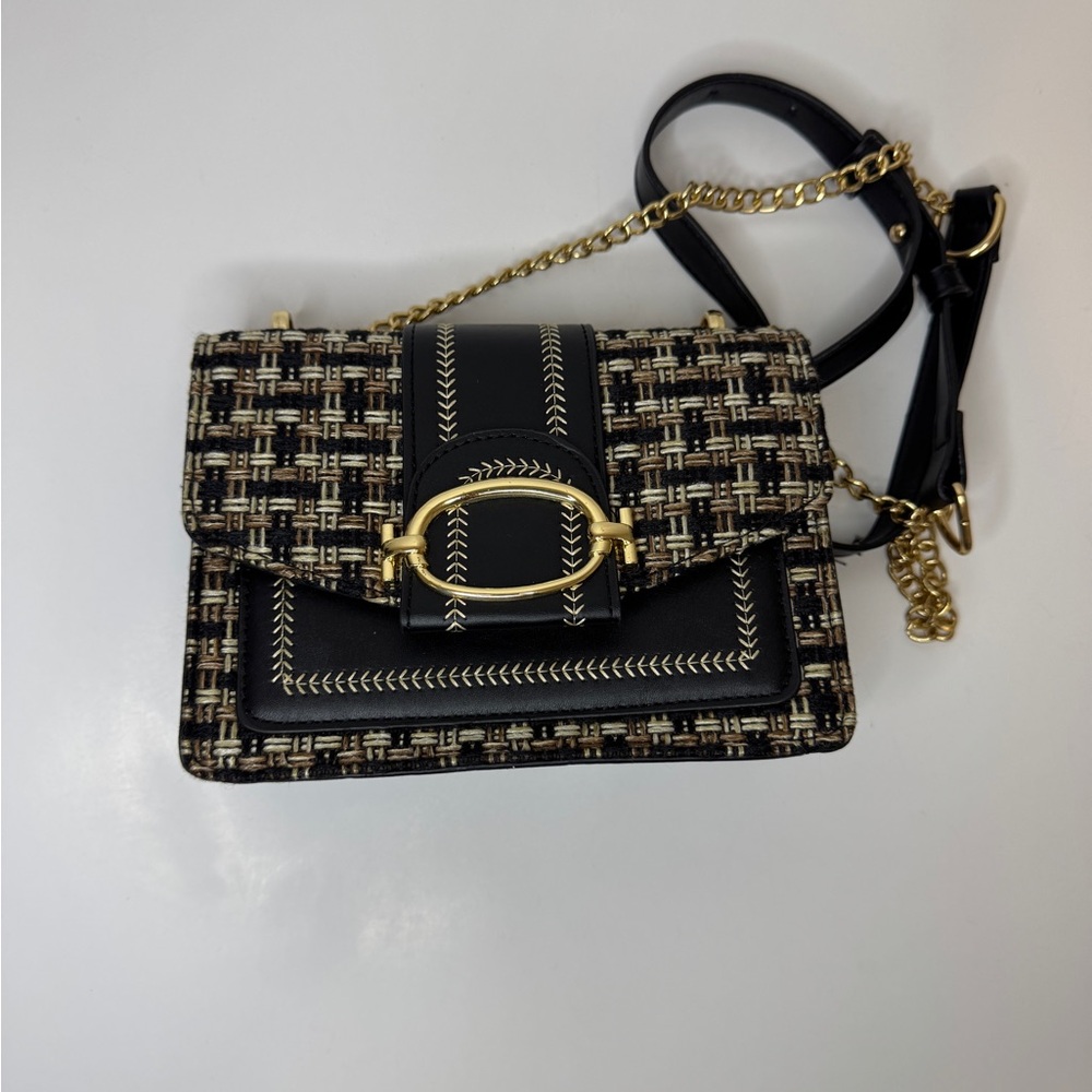 Chic Black and Gold Women's Bag